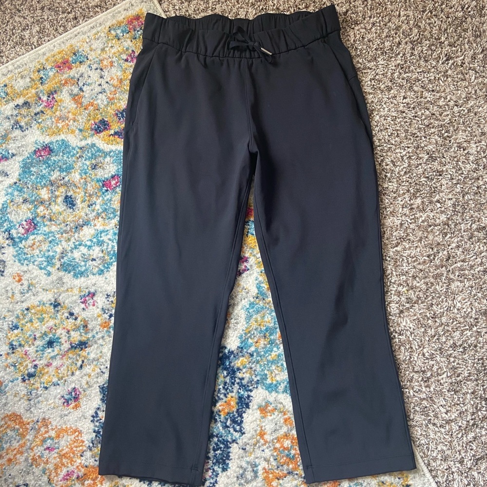 NWOT Lululemon On The Fly crop